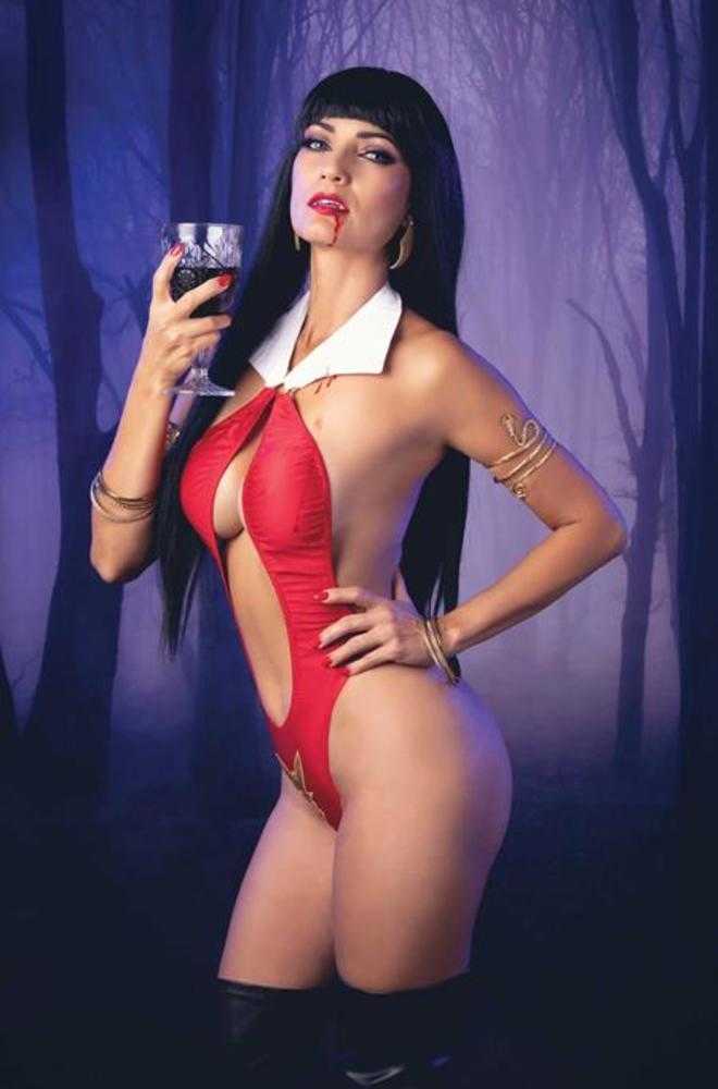 Vampirella vs Red Sonja Red City #1 Cover H 1:10 Cosplay Vampirella Ivycosplay Full Art Variant (NM)