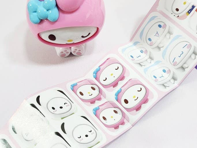 Sanrio Face Off Collectable Blind Box (1 Blind Box)