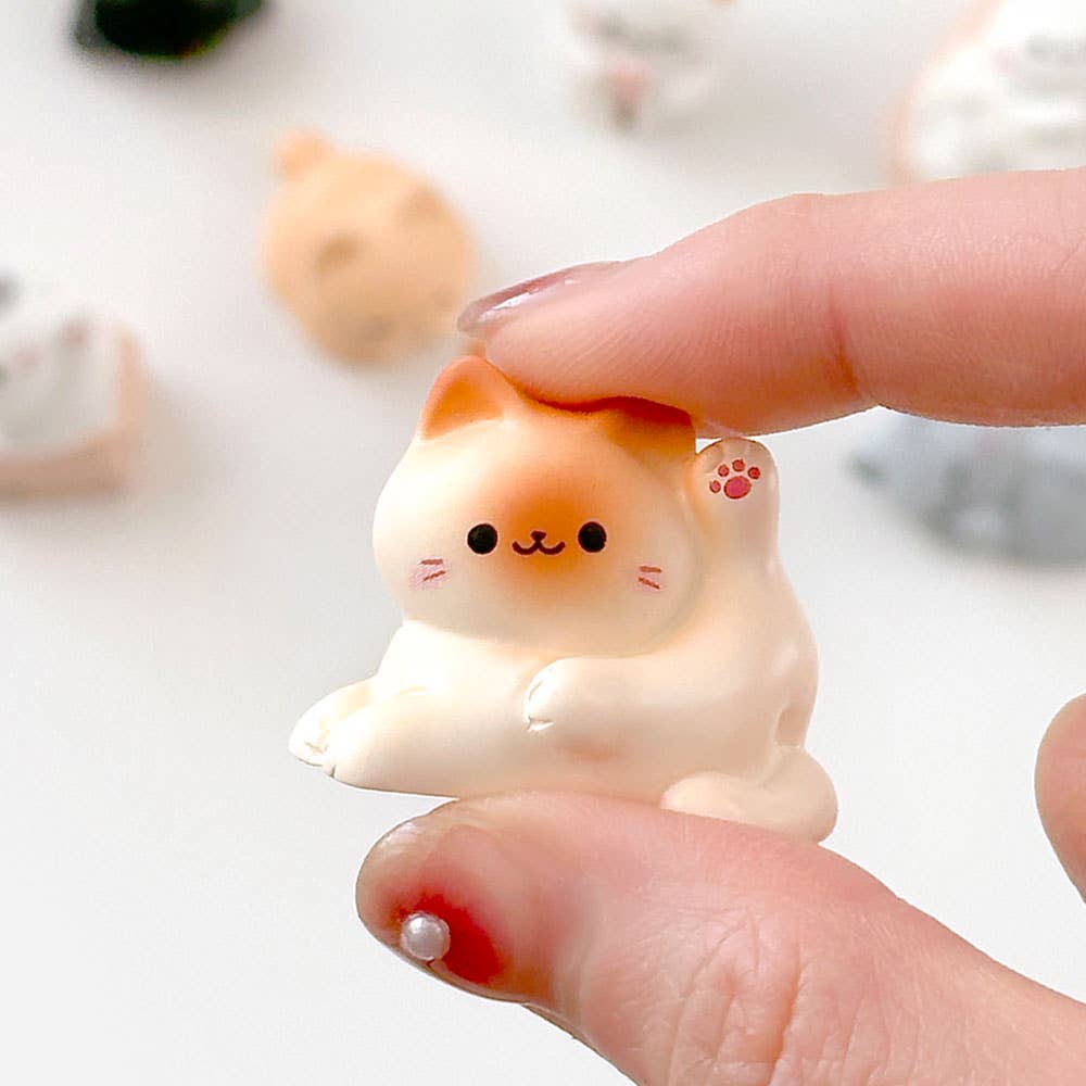 Random Cozy Cat Miniature Figure– Blind Box Series (1 Surprise Box)