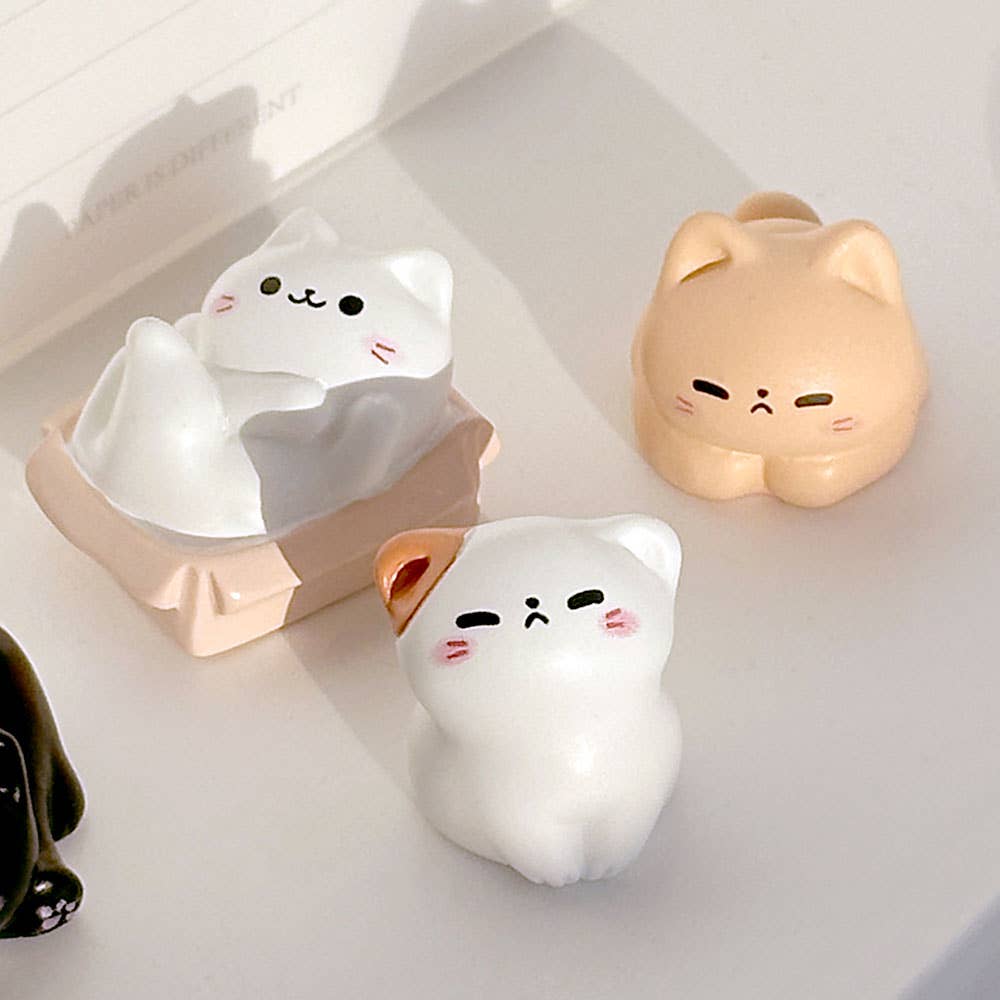 Random Cozy Cat Miniature Figure– Blind Box Series (1 Surprise Box)